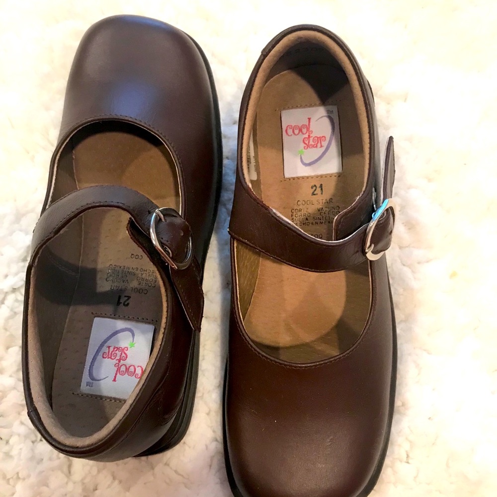 Girls shoes